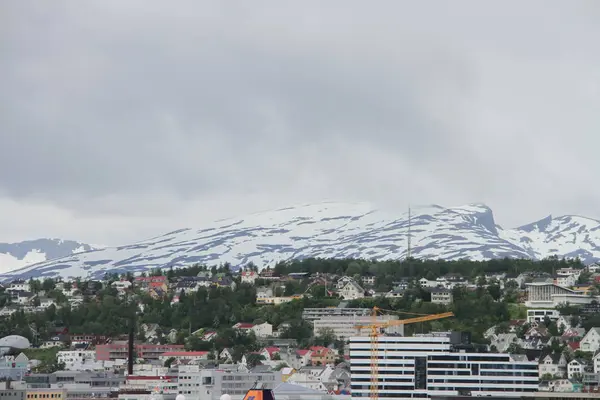 Stadt Tromso Norwegen Blick Auf Berge Gebäude Kirchen Und Fjorde — Stockfoto