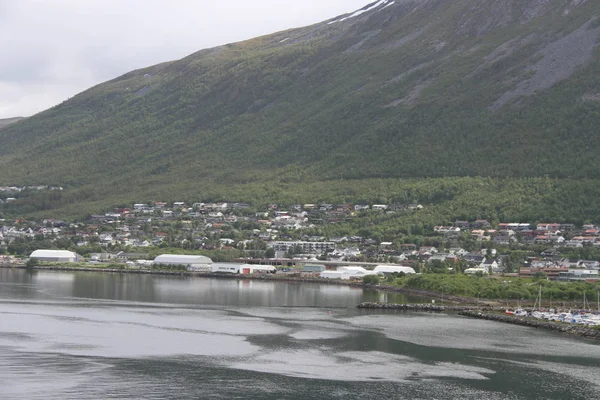 Ciudad Tromso Noruega Vista Montañas Edificios Iglesias Fiordos —  Fotos de Stock