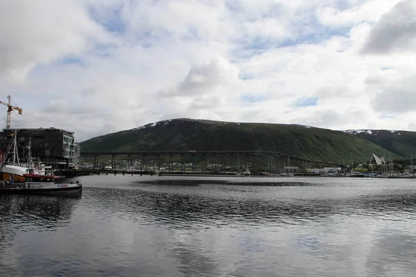 Ciudad Tromso Noruega Vista Montañas Edificios Iglesias Fiordos —  Fotos de Stock