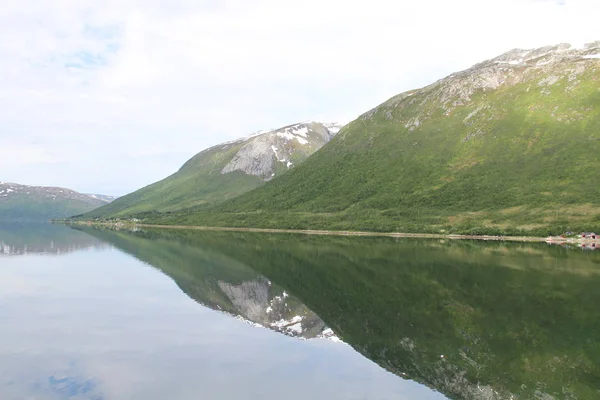 Adaları Kvaloya Senja Norveç Dağlar Göller Fiyordlar — Stok fotoğraf