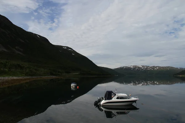 Adaları Kvaloya Senja Norveç Dağlar Göller Fiyordlar — Stok fotoğraf