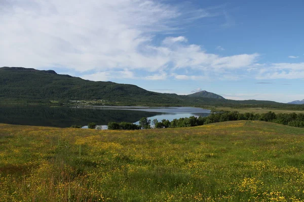 Isole Kvaloya Senja Norvegia Montagne Laghi Fiordi — Foto Stock