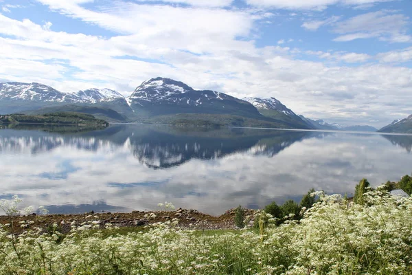 Wyspy Kvaloya Senja Norwegia Góry Jeziora Fiordy — Zdjęcie stockowe