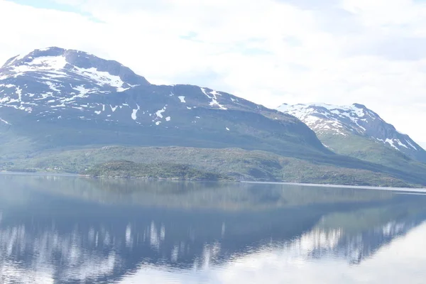 Eilanden Van Kvaloya Senja Noorwegen Bergen Meren Fjorden — Stockfoto