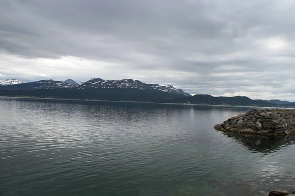 Adaları Kvaloya Senja Norveç Dağlar Göller Fiyordlar — Stok fotoğraf