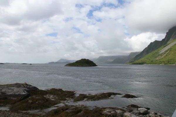 罗弗敦半岛 湖泊和峡湾 — 图库照片