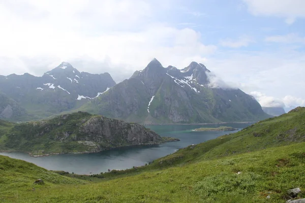 Лофотенский Полуостров Норвегия Горы Озера Фьорды — стоковое фото