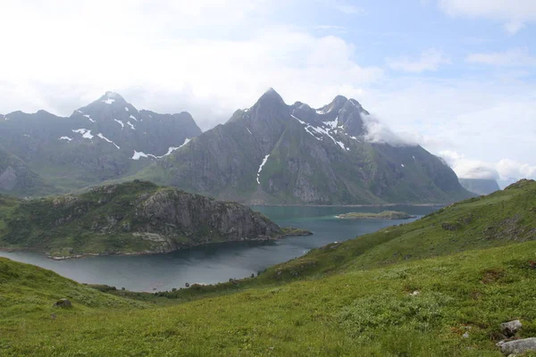 Lofoten Poloostrov Norsko Hory Jezera Fjordy — Stock fotografie