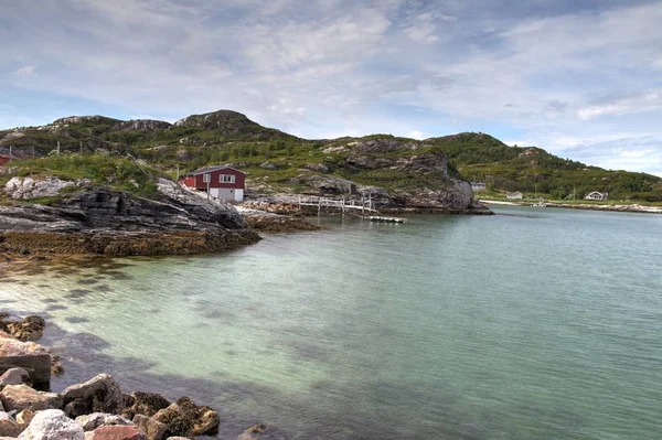 Eilanden Van Kvaloya Senja Noorwegen Bergen Meren Fjorden Rechtenvrije Stockafbeeldingen