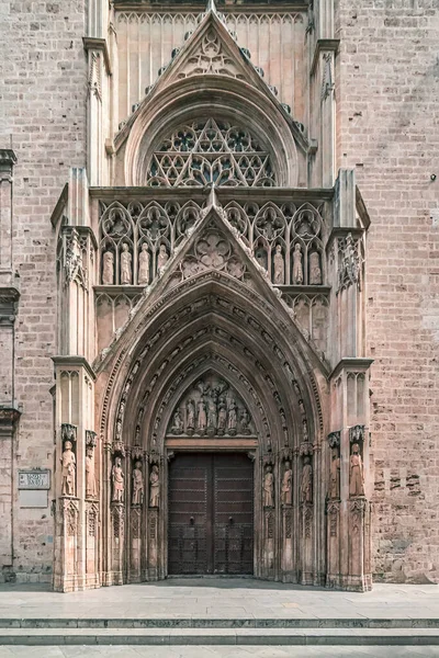 Portaal Van Een Middeleeuwse Tempel Gotische Bouwstijl Valencia Spanje Apr Rechtenvrije Stockfoto's