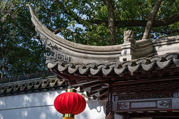 Curved Edge Ancient Tiled Roof Pagoda Red Paper Lantern Hanging — Stock Photo, Image