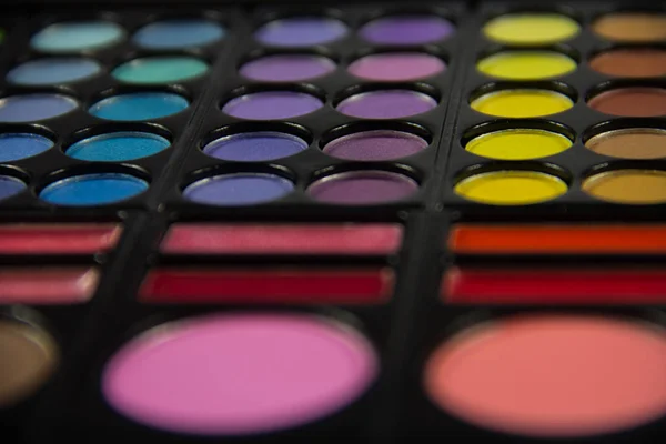 Eyeshadow Palette. Decorative cosmetics. Makeup brushes — Stock Photo, Image