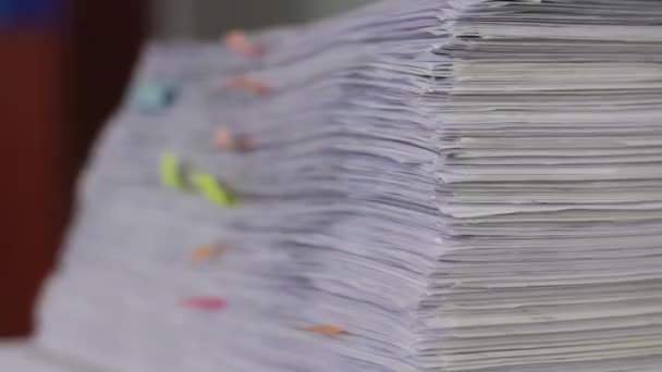 Les Anciens Documents Affaires Sont Stockés Dans Une Pile Dans — Video