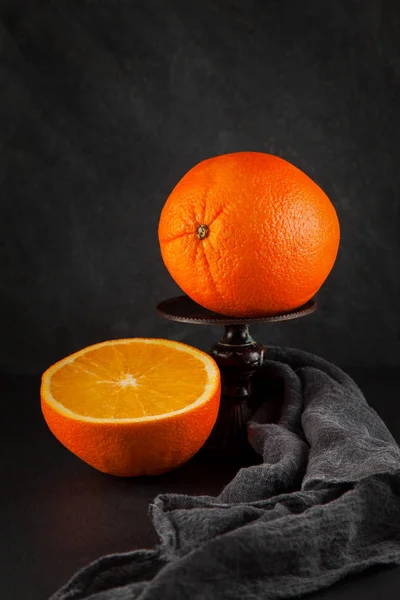 Laranja Madura Fresca Decorada Fundo Ardósia Cozinha — Fotografia de Stock