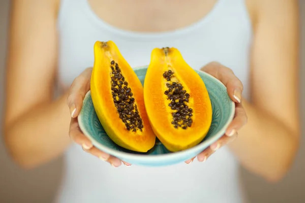 Woman Hands Holding Some Papayas Sensual Studio Shot Can Used — Stock Photo, Image