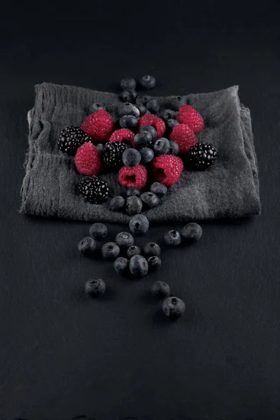 Fresh Ripe Blueberries Blackberries Raspberries Napkin Slate Plate Kitchen Table — Stock Photo, Image