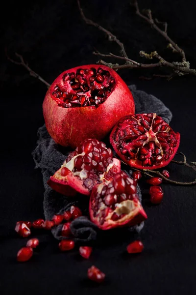 Fresh Ripe Pomegranate Napkin Slate Plate Kitchen Table Can Used — Stock Photo, Image