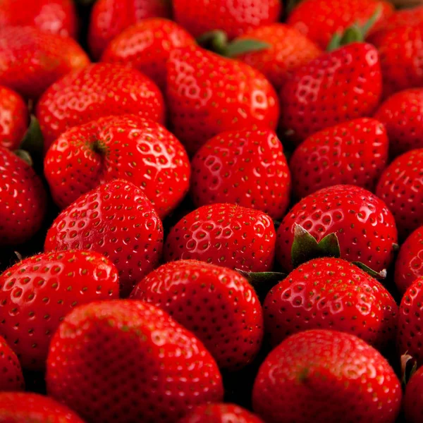 Fresas Maduras Frescas Cerca Una Caja Puede Utilizar Como Fondo — Foto de Stock