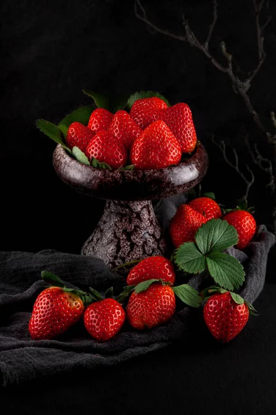 Frische Reife Erdbeeren Auf Serviette Und Schieferteller Küchentisch Können Als — Stockfoto