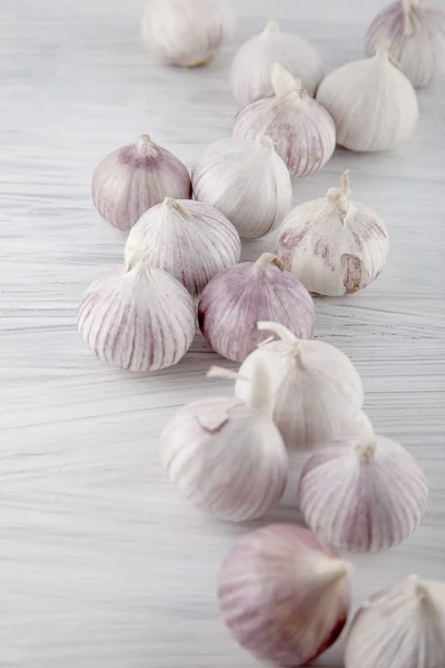 Fresh Garlic Decorated White Wooden Kitchen Plate Can Used Background — Stock Photo, Image