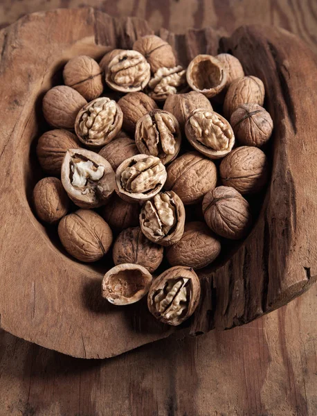 Las Nueces Bellamente Presentadas Mesa Madera Oxidada Pueden Utilizar Como —  Fotos de Stock