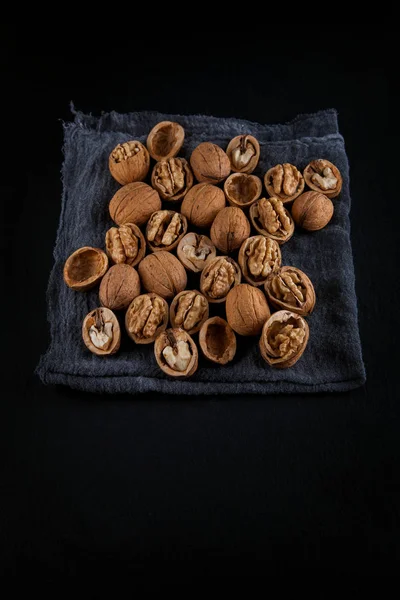 Komplet Vlašské Ořechy Kuchyňském Stole Ubrousky Tmavě Břidlicovou Desku Lze — Stock fotografie