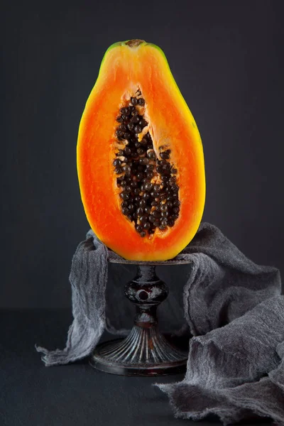 Verse Rijpe Papaya Een Servet Leisteen Plaat Keukentafel Kan Worden — Stockfoto