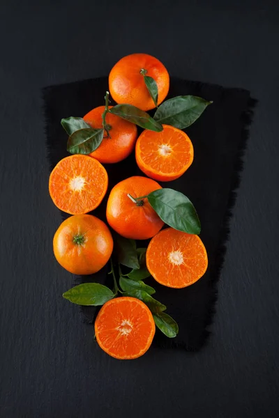 Mandarinas Maduras Frescas Fotografía Alimentos Rústicos Mesa Cocina Placa Pizarra —  Fotos de Stock