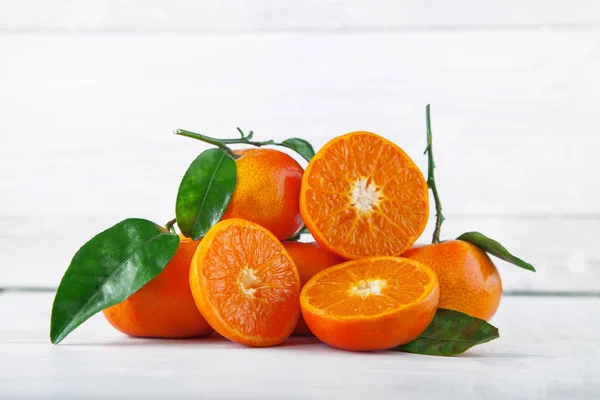 Fresh Ripe Tangerines Rustic Food Photography White Wood Plate Kitchen — Stock Photo, Image