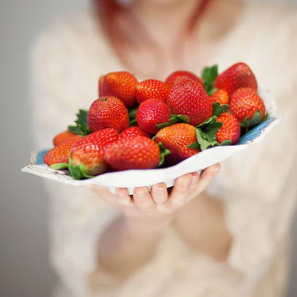 Beautiful Woman Hands Holding Plate Strawberries Her Hands Sensual Studio — Stock Photo, Image