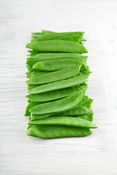 Fresh Green Kaiser Peppers White Wooden Kitchen Plate Shabby Chic — Stock Photo, Image