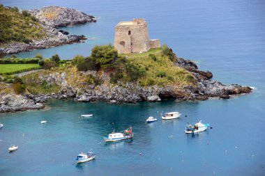 İtalya - deniz Körfezi ve Calabria bölgesindeki kıyı şeridi görünümünden beach