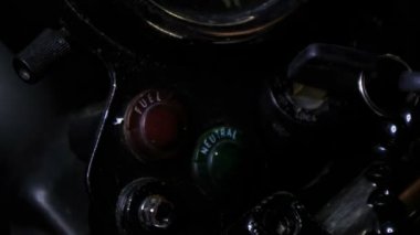  el motosiklet motoru üzerinde geçer