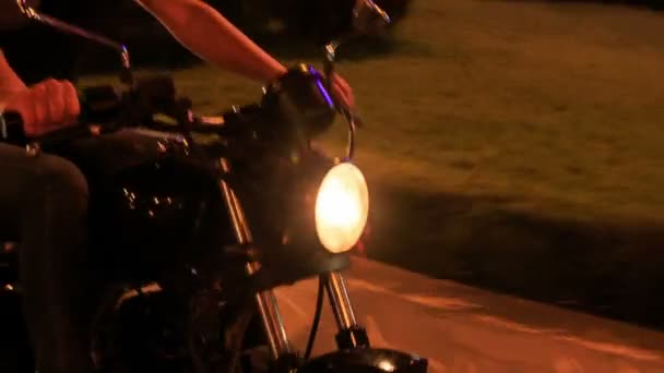 Motorcycle speeds along asphalt road — Stock Video