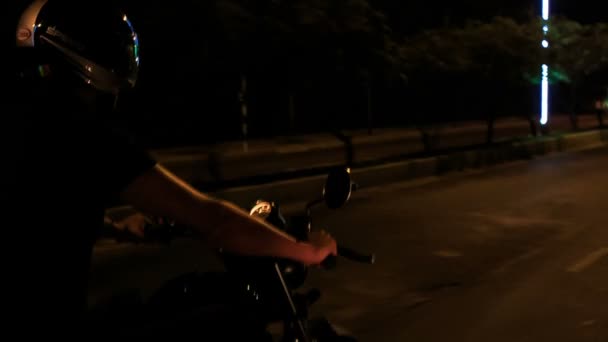 Vitesse de l'homme sur moto — Video