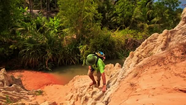 Homme haut placé au Vietnam — Video