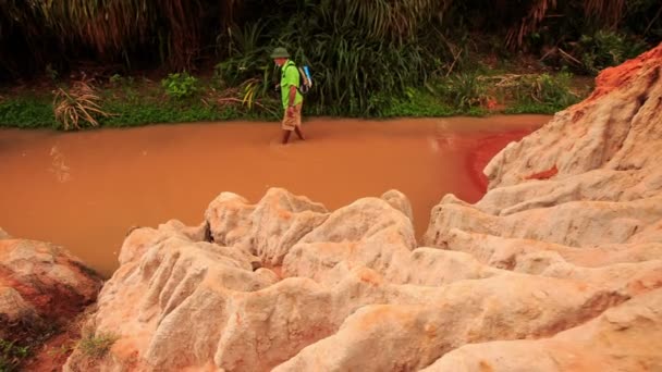 Homme haut placé au Vietnam — Video