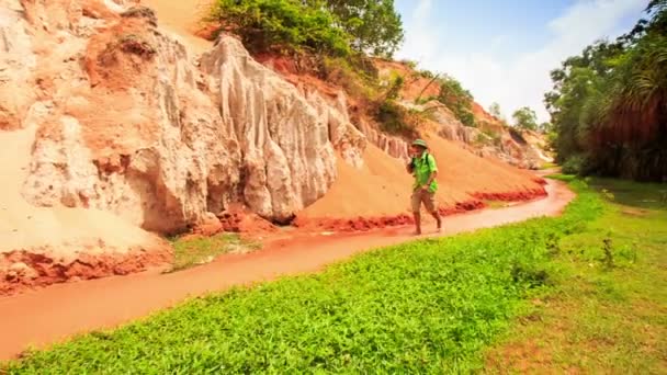 Homme haut placé au Vietnam — Video