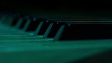 piyano closeup anahtarları 