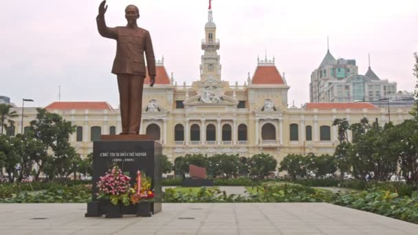 Monument to Ho-Chi-Minh — Stock Video