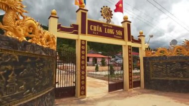 Budist Tapınağı girişine