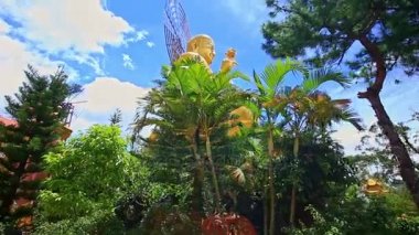büyük altın buddha heykeli