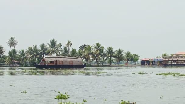 Große indische Boote segeln — Stockvideo