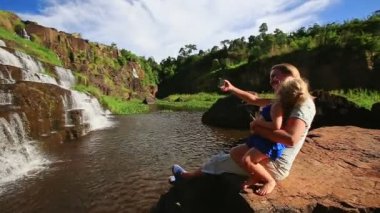 Anne ile kızı selfie yapma