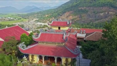 Antik Budist tapınağı