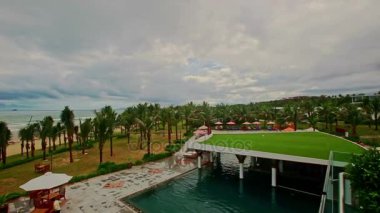 Deniz Plaj Parkı havuzlu