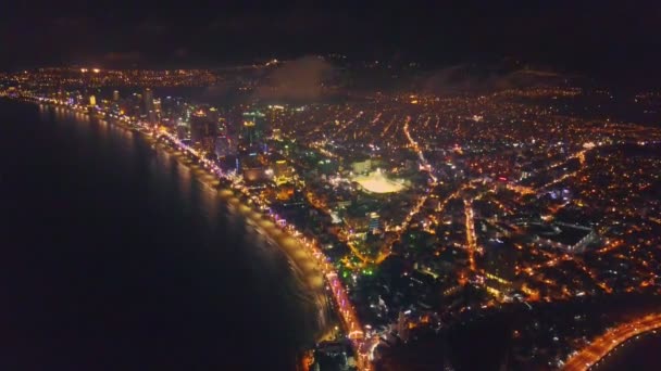 Gece şehir genelinde okyanus Körfezi — Stok video