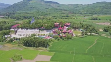 ünlü tapınağı arasında tropikal Vadisi karmaşık