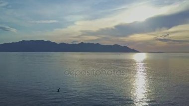 okyanus ufuk tepelerinde karşı