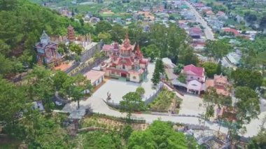 Budist tapınağı doğa manzara karşı